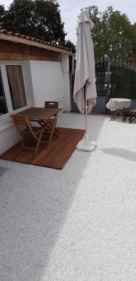 Petit Studio Independant Dans Jardin Avec Parking Et Portail Electrique Marseille Exterior photo